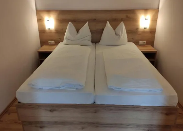 Reitzentrum Hausruckhof E U 3* 앰플와임하우스룩왈드