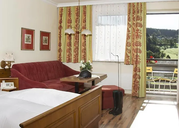 Reitzentrum Hausruckhof E U 앰플와임하우스룩왈드