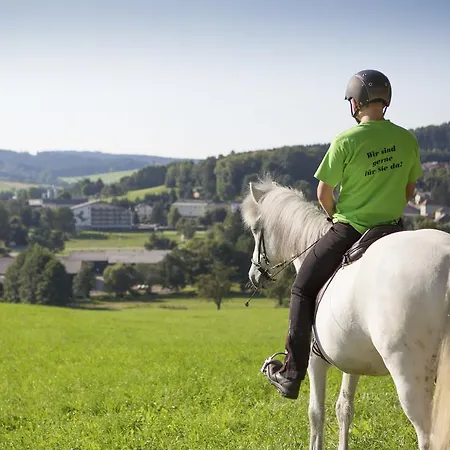 酒店 Reitzentrum Hausruckhof E U 3*