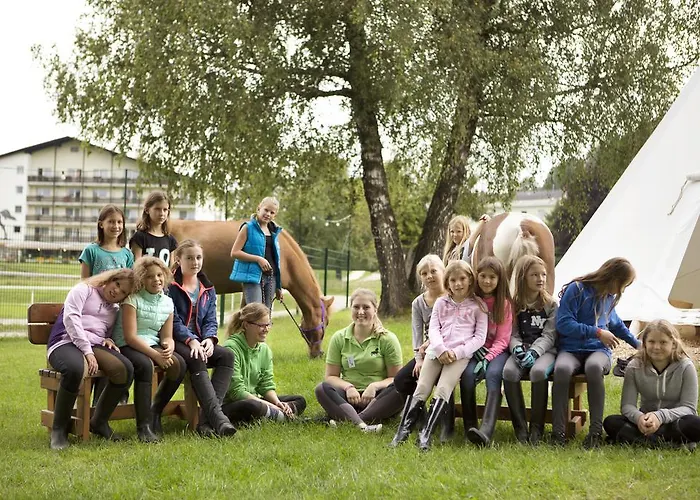 Reitzentrum Hausruckhof E U Otel Ampflwang im Hausruckwald